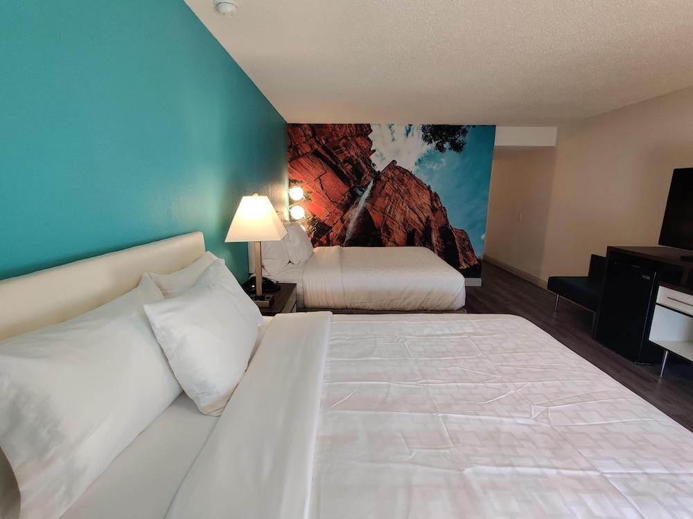 Clarion Pointe Fresno Near Yosemite Exterior foto