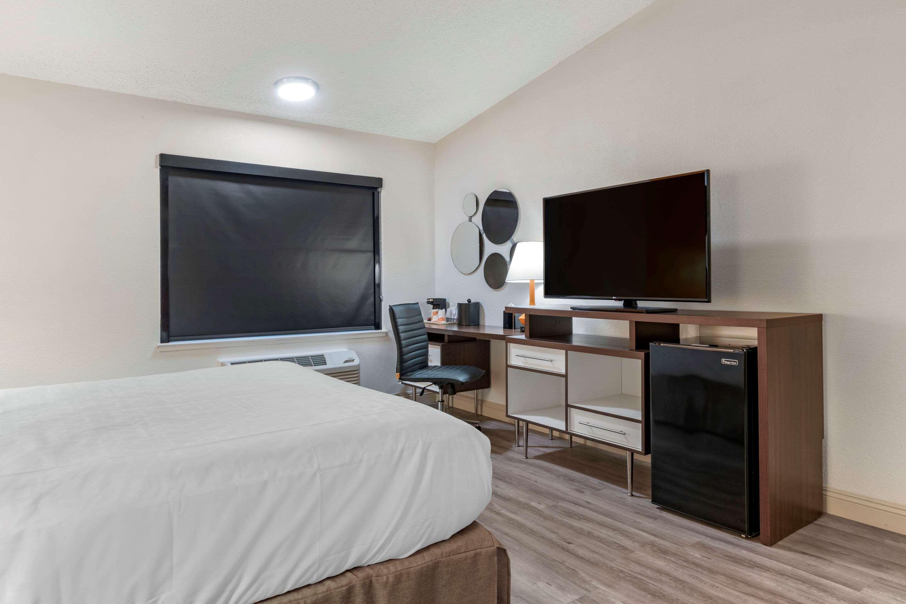 Clarion Pointe Fresno Near Yosemite Exterior foto