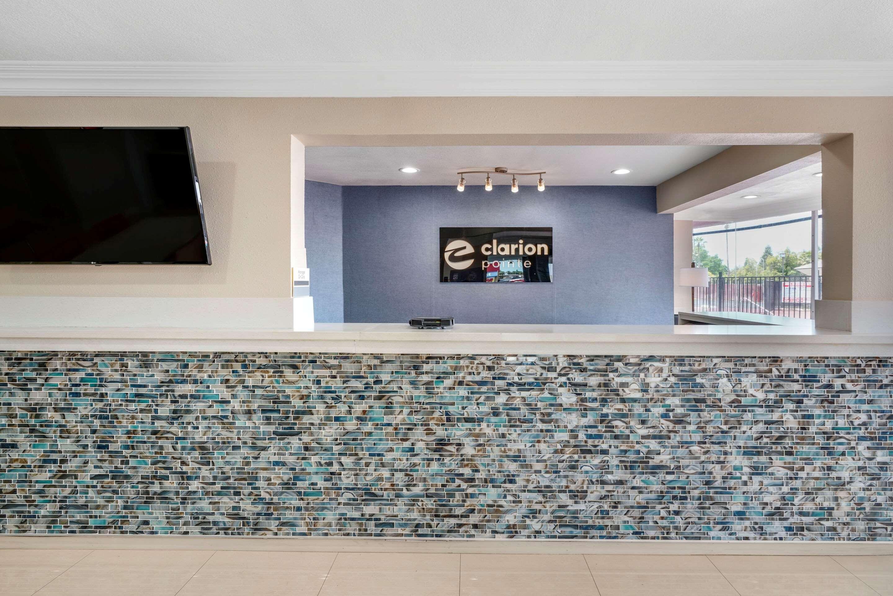 Clarion Pointe Fresno Near Yosemite Exterior foto