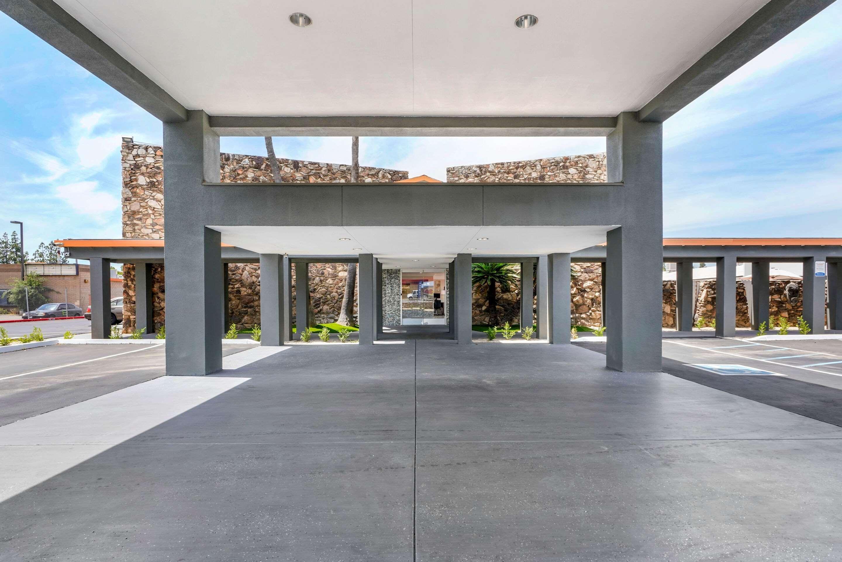 Clarion Pointe Fresno Near Yosemite Exterior foto