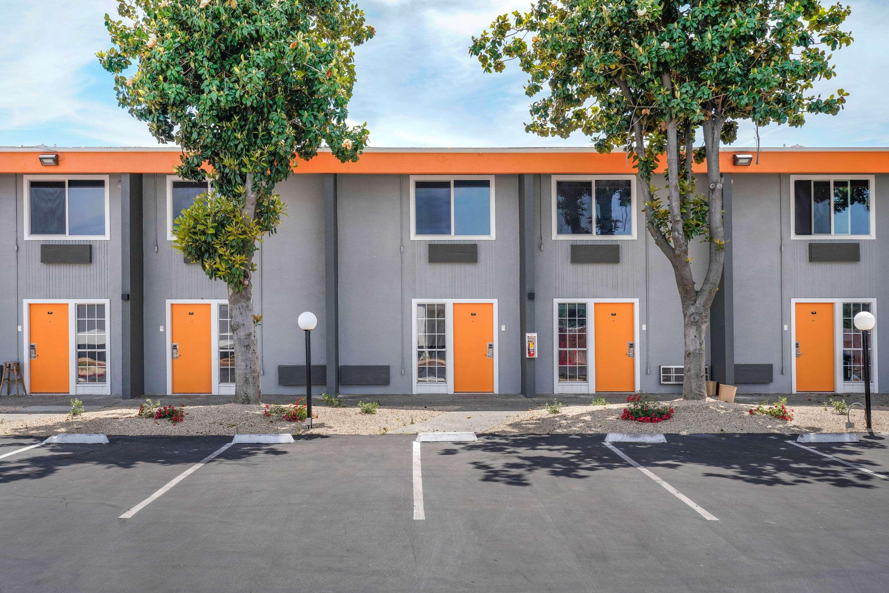 Clarion Pointe Fresno Near Yosemite Exterior foto